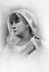 Sarah Bernhardt como 